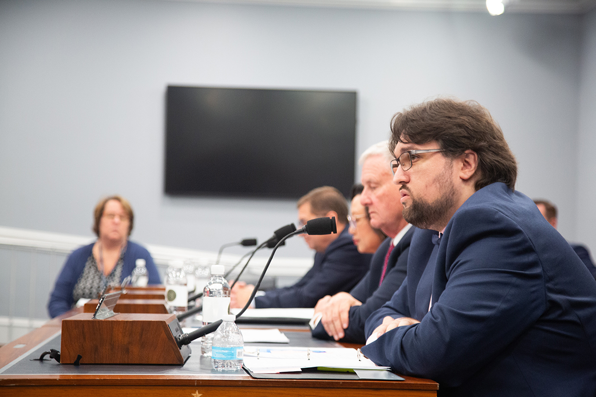 AFSCME member tells Congress to keep merit staffing in unemployment programs